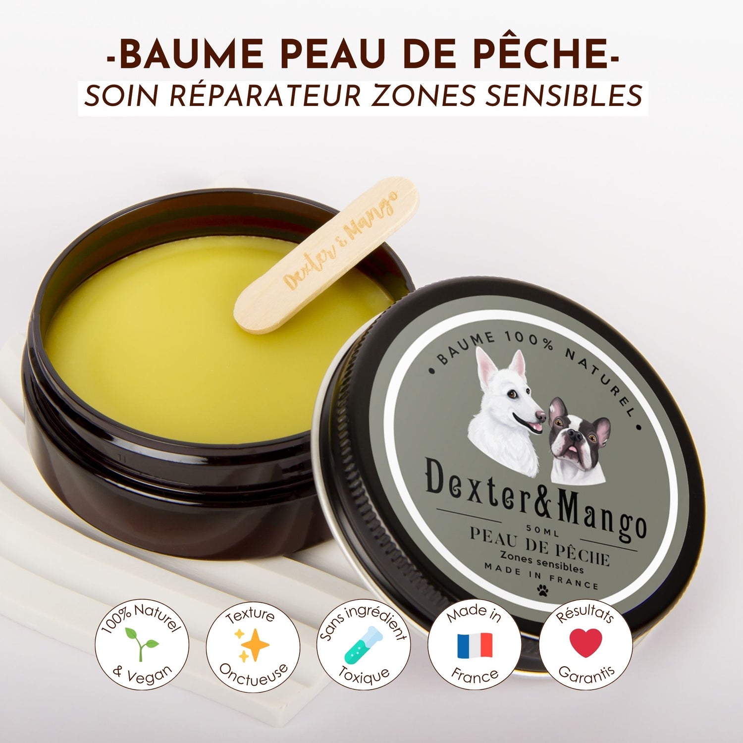 Pot ouvert du baumePeau de pêche avec sa spatule, soin réparateur naturel anti-démangeaisons pour chien.